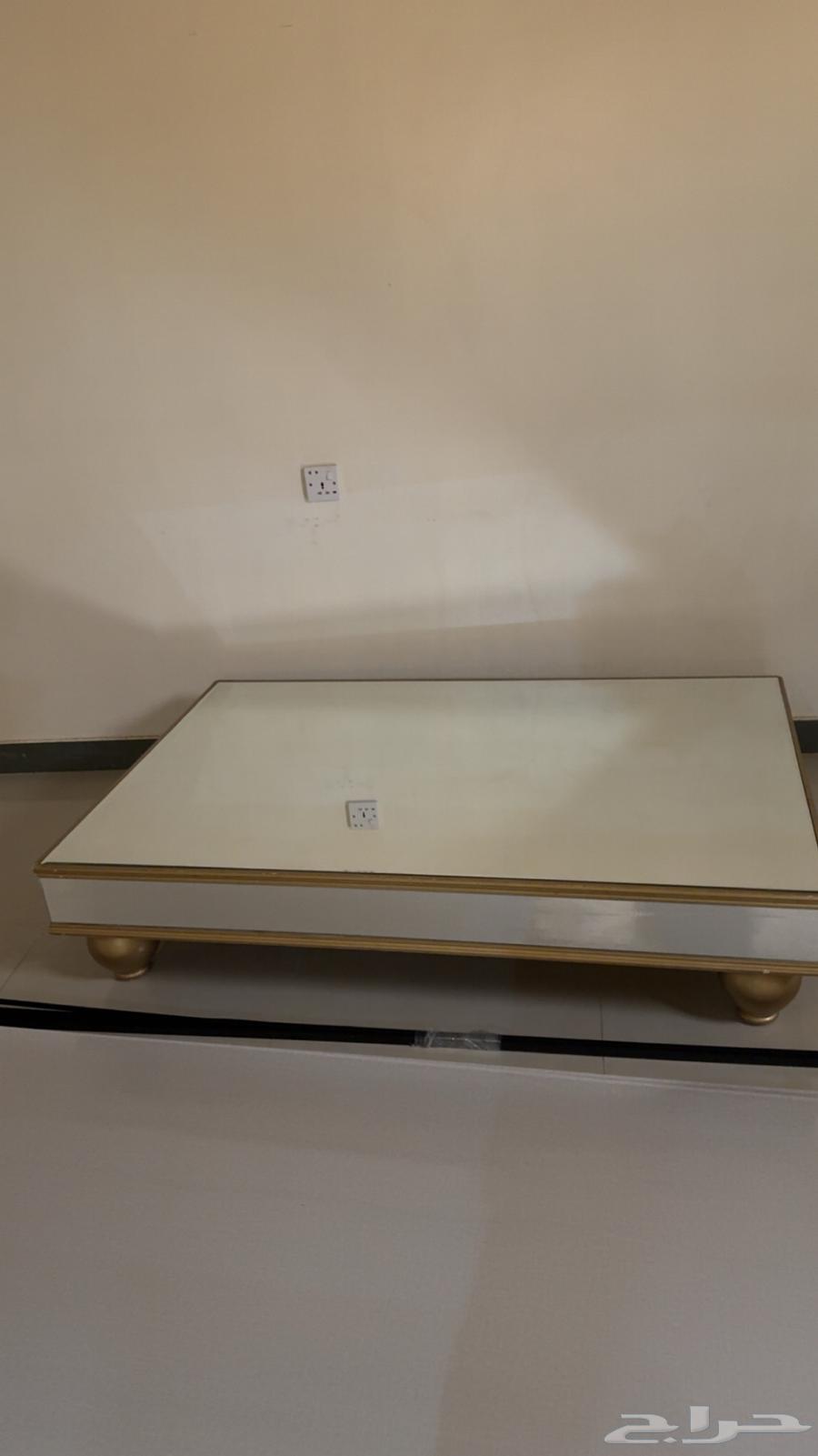 طاولة ومدخل64369484443906111