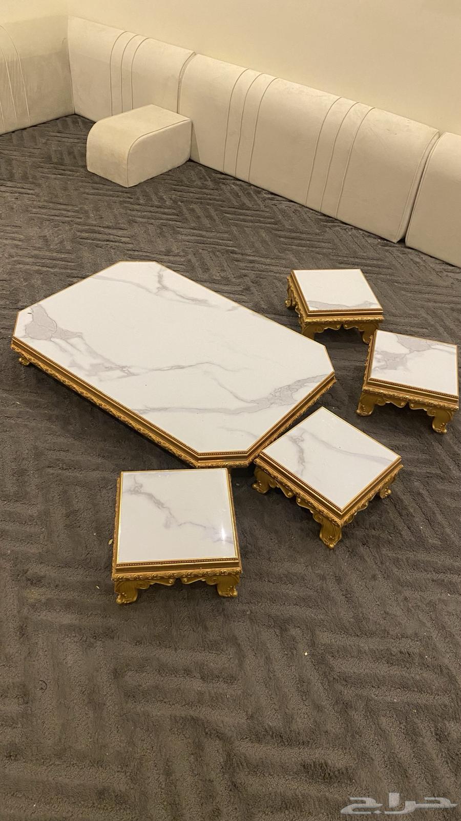 Serving tables64372419792770110