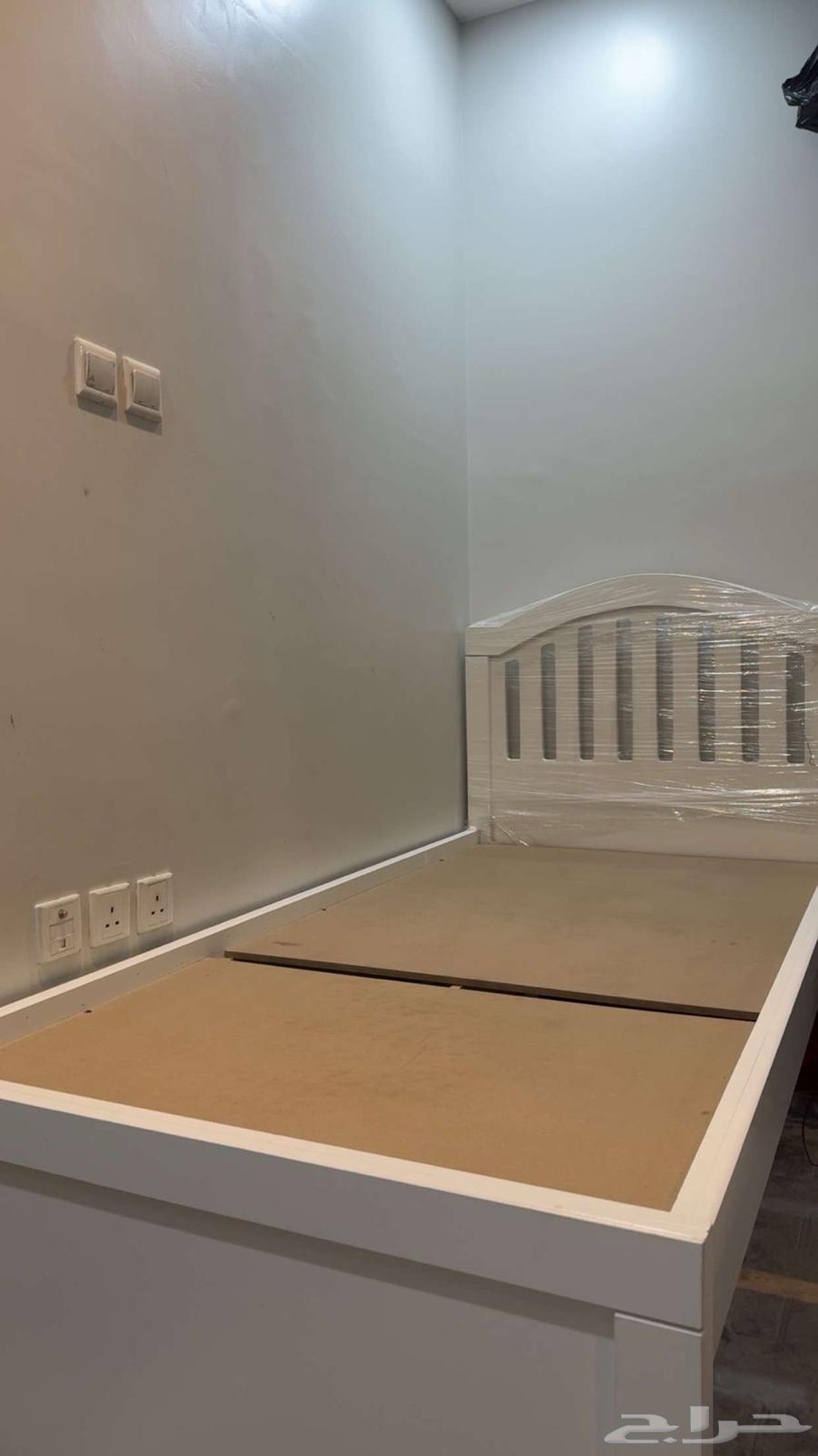 New bed, simple use64367332846210114