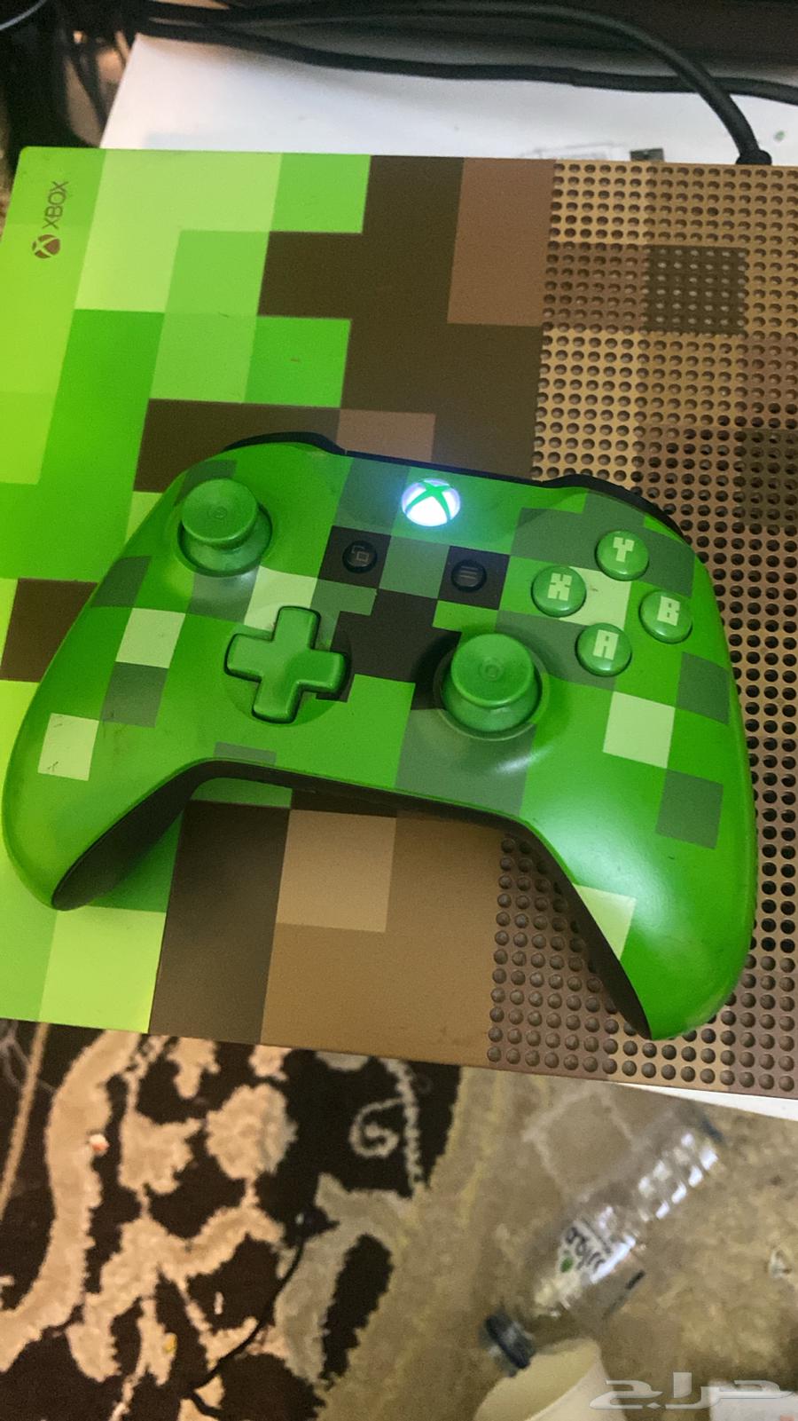 Xbox One controller with original battery64372170715777110