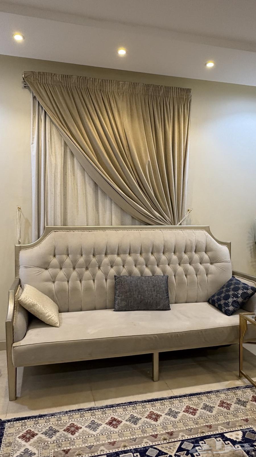 Sofa64372697846657113