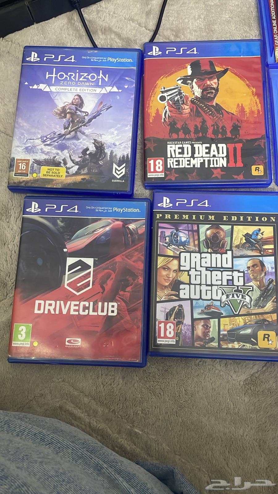 سوني 4 مع يدين و 8 اشرطه64372900949379113