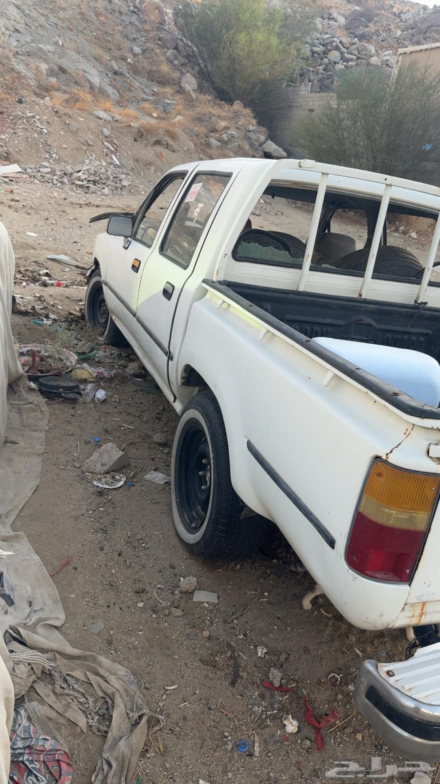 1994 Hilux double cab for sale, sold for parts, buyer responsible for deregistration64410961183107113