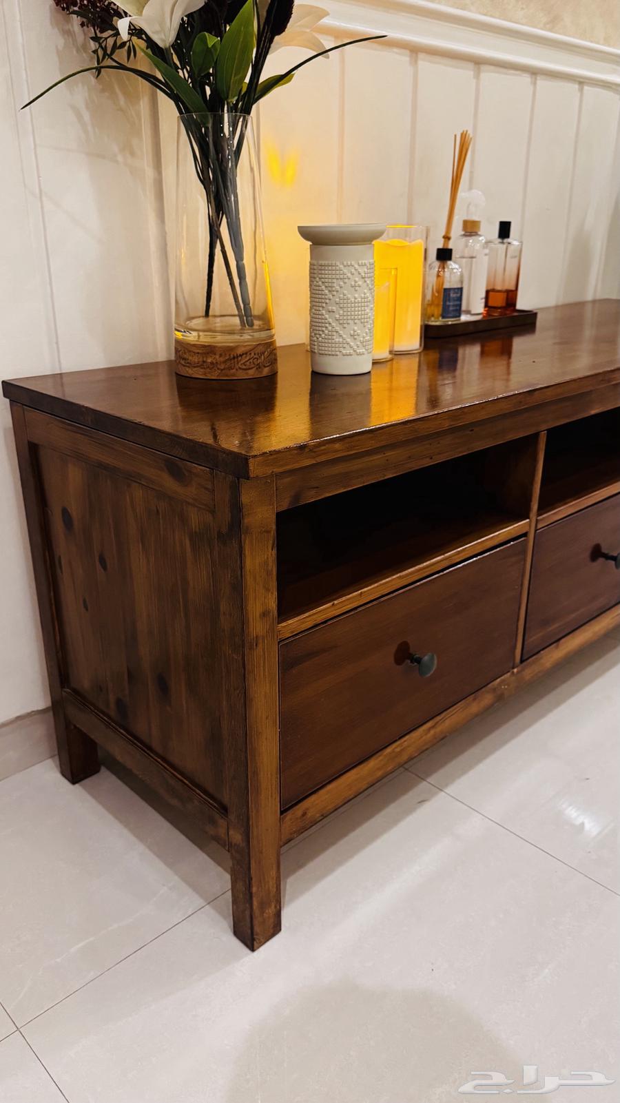 للبيع طاولة تلفزيون ايكيا64368296243201113