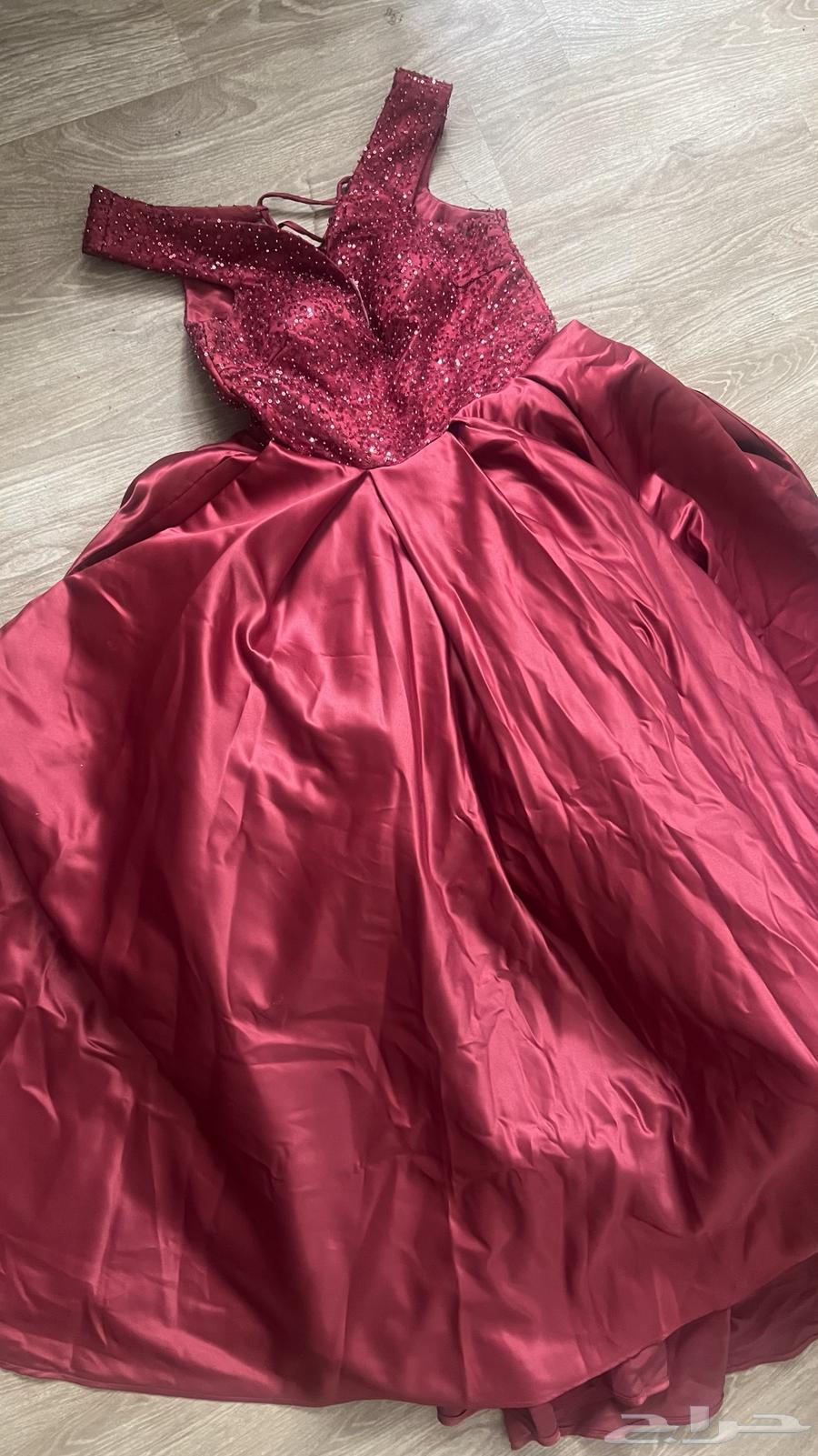 فستان لبسه واحده بس المقاس m s64366732118018111