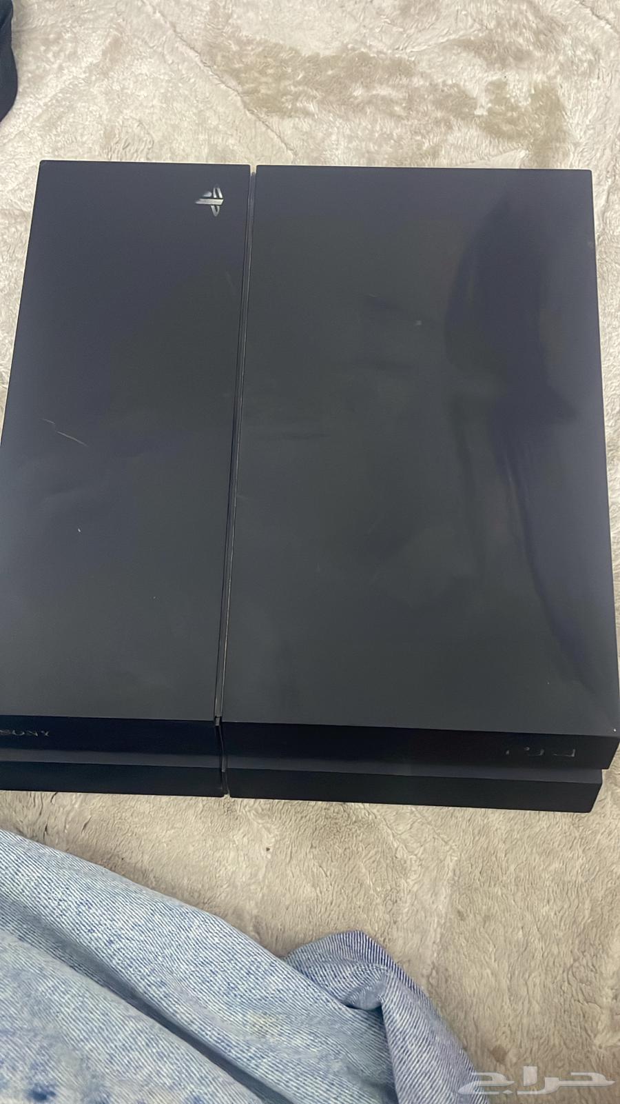 سوني 4 مع يدين و 8 اشرطه64372900949379111