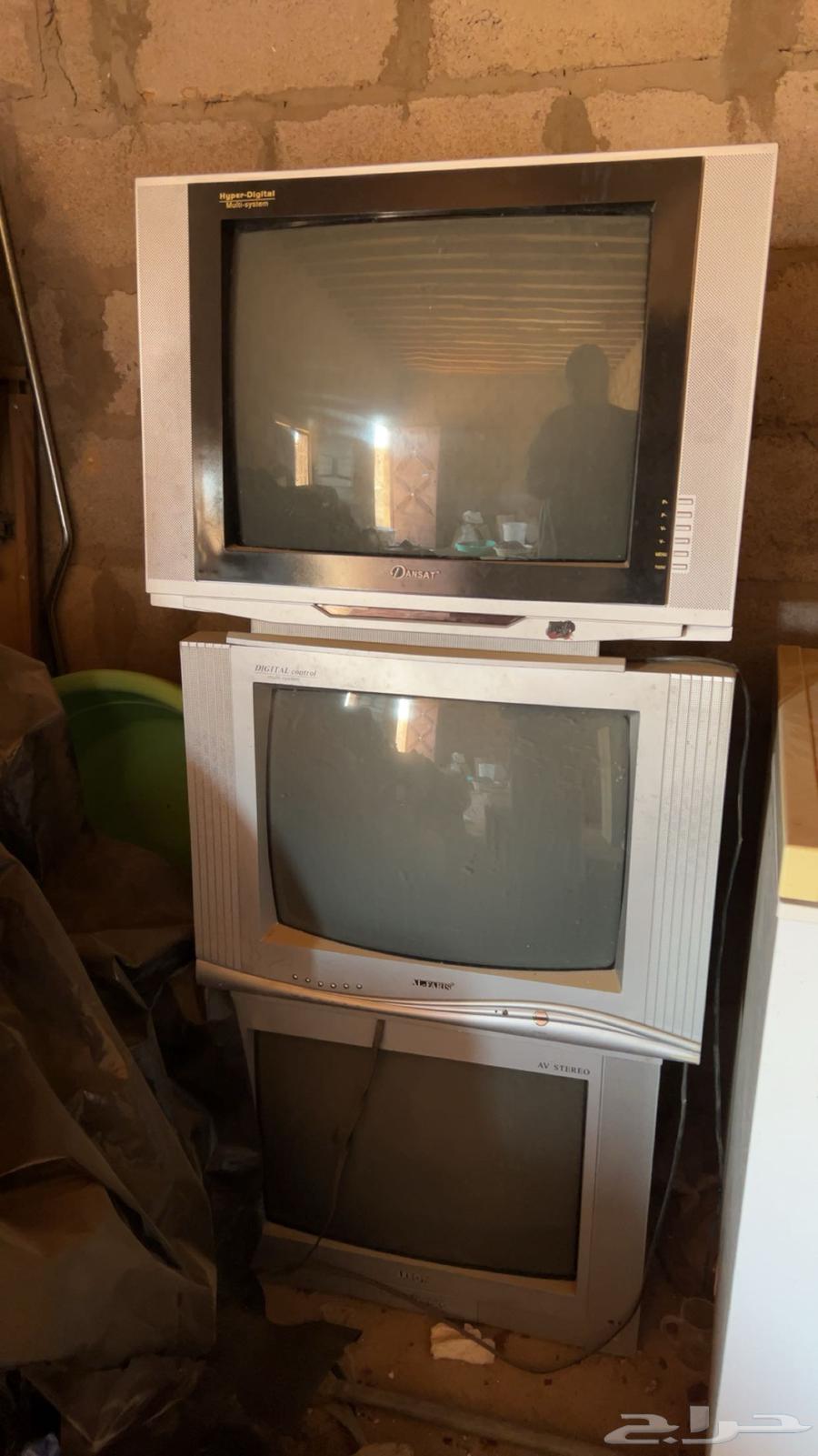 تلفزيون قديم64366278163586110