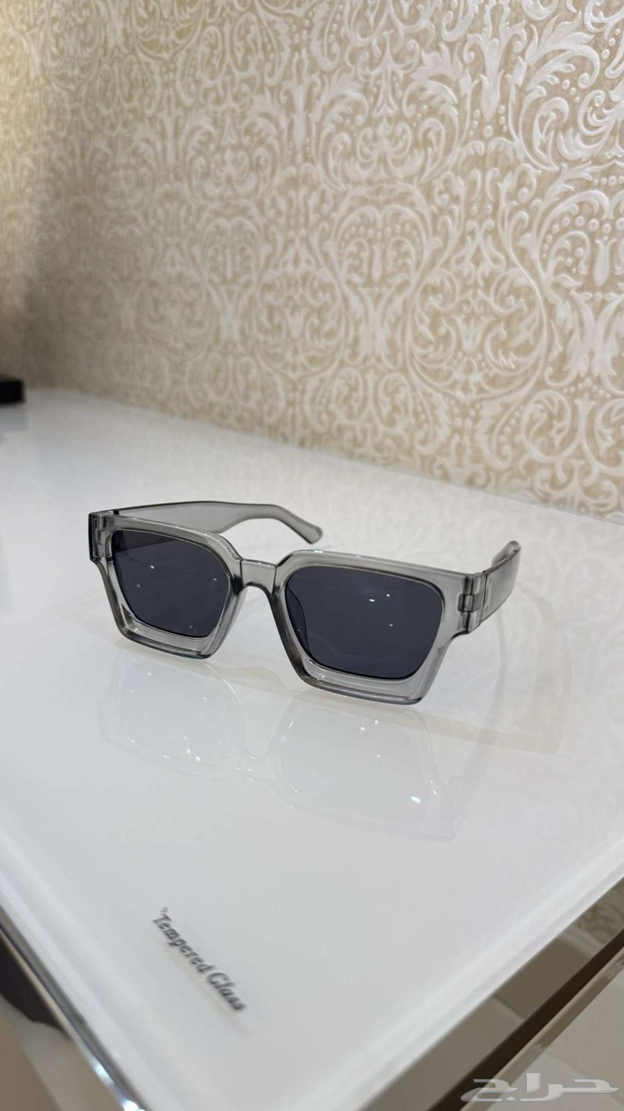 نظارات قليلة الاستخدام جديدة64365365821826111