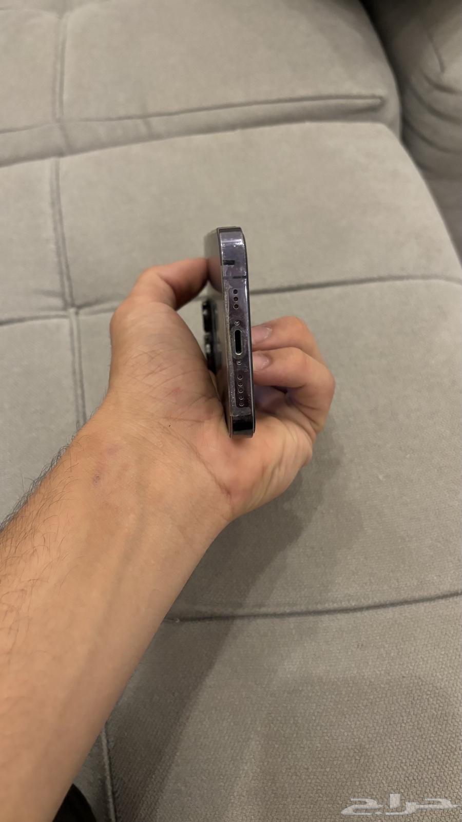 ايفون 1464376124715777112