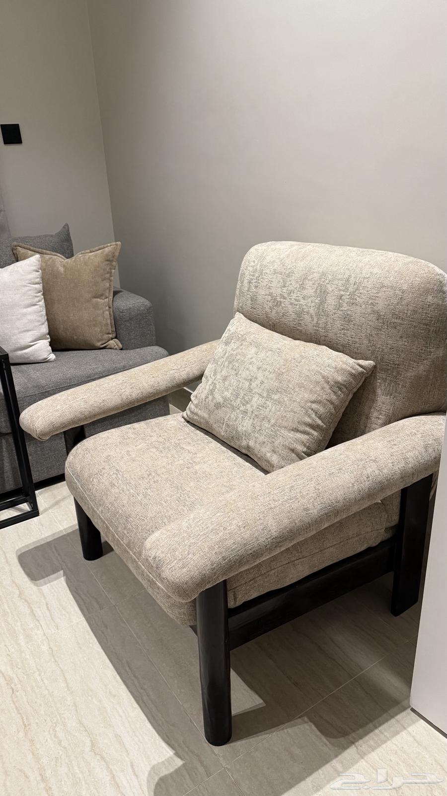 Gray sofa L64367158230017114