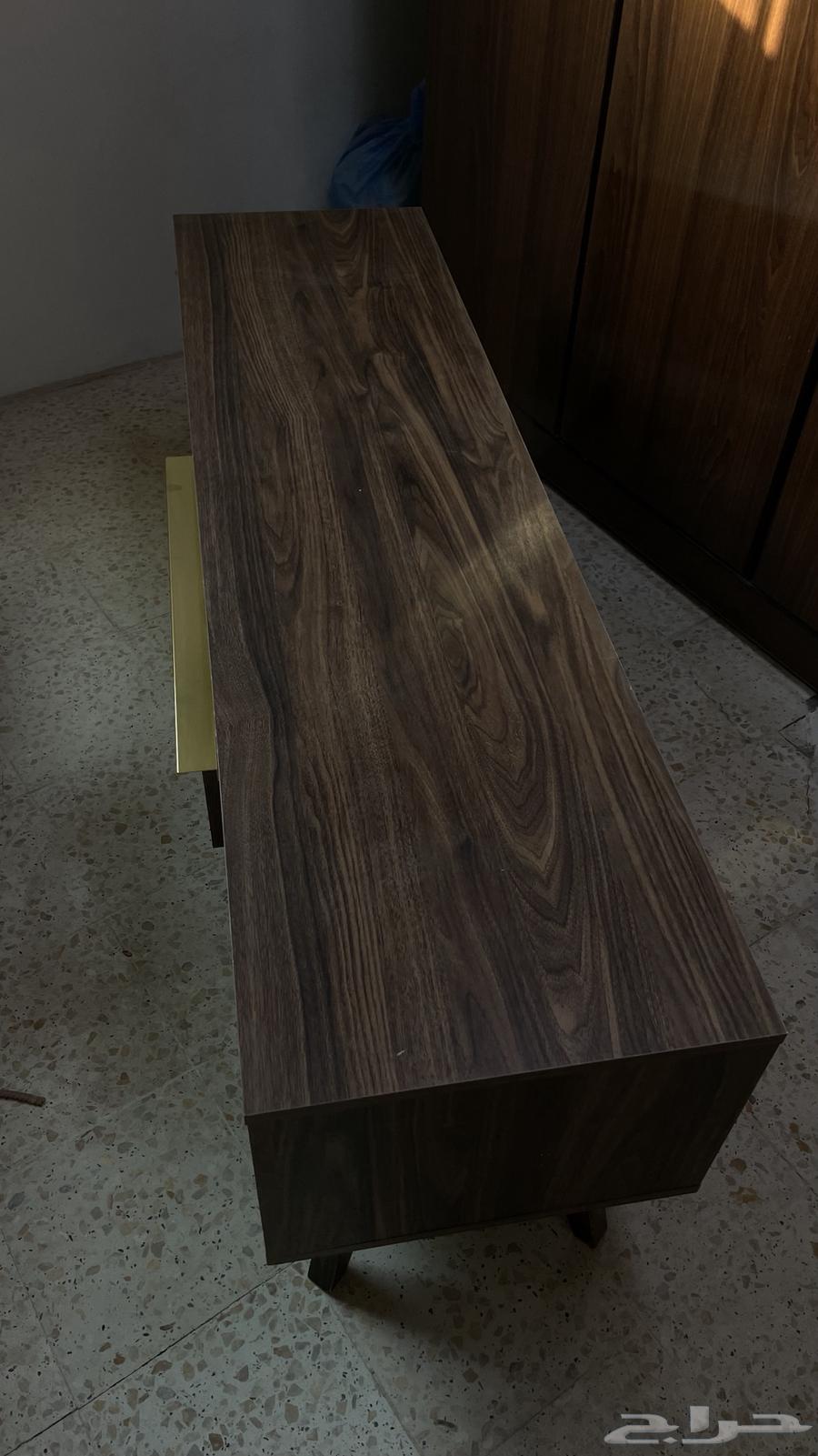 طاولة تلفزيون64371205768707112