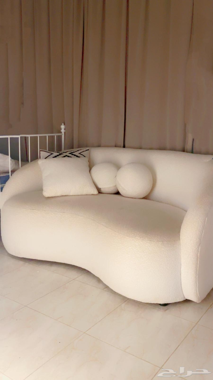 كنبة بوكليه قعد معاي شهرين للبيع64373935042049110