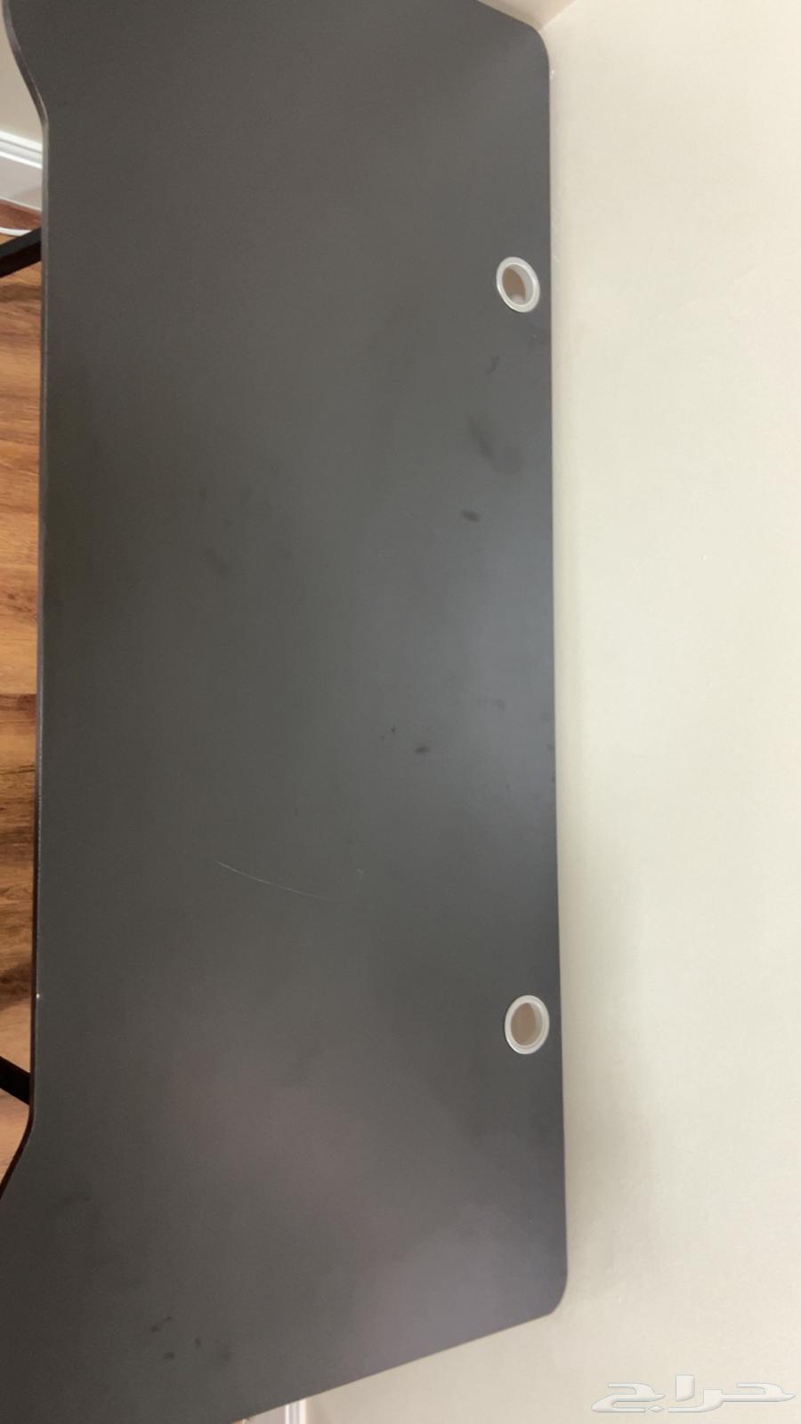 طاوله قامينق للبيع حرف k على السوم64370231286147110