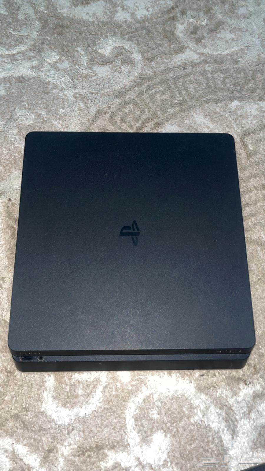 سوني 4 مستعمل فيه مخشات خفيفه64371350241921110