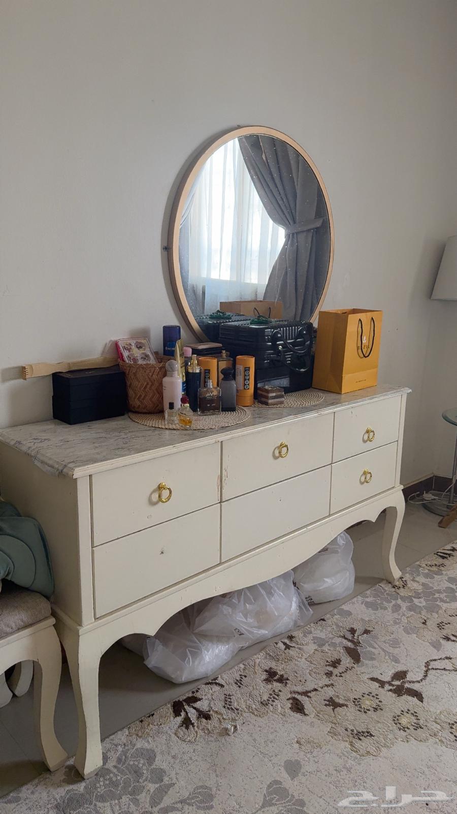 غرفة نوم كبيره64370294476035110