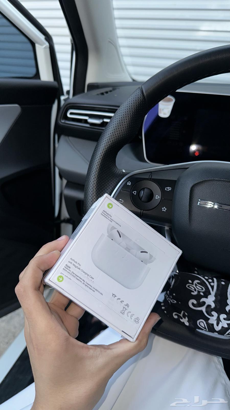 New earbuds, haven't removed the sound insulation64372273271553111