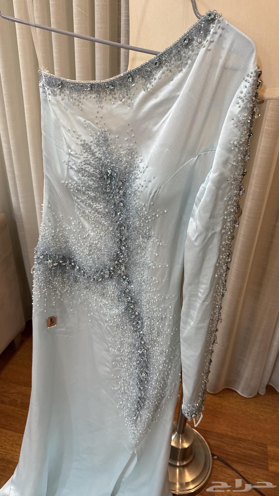 فستان لبسه مره وحده من المصممه فاطمه الهذال64367930952706111