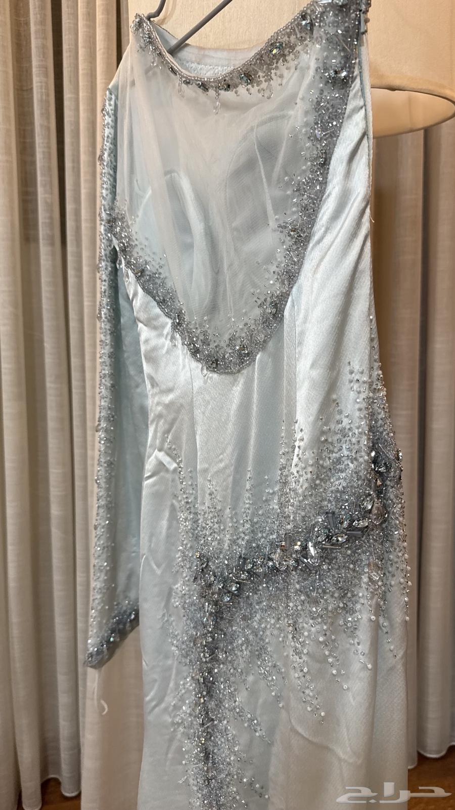 فستان لبسه مره وحده من المصممه فاطمه الهذال64367930952706114