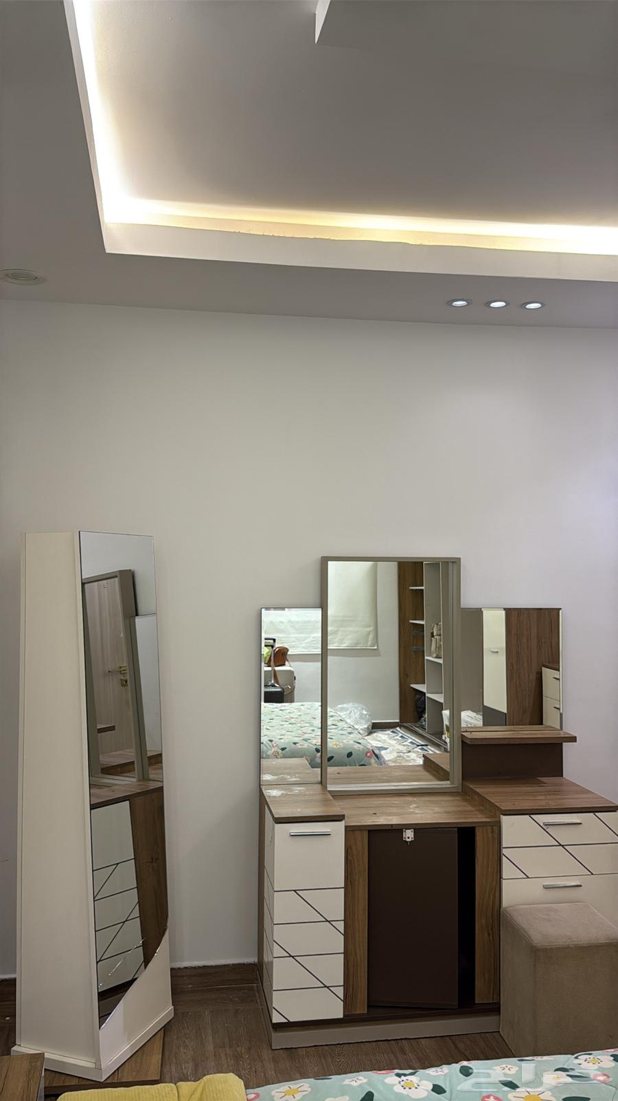 غرفة نوم متكاملة بحالة ممتازة للبيع64375961749379111