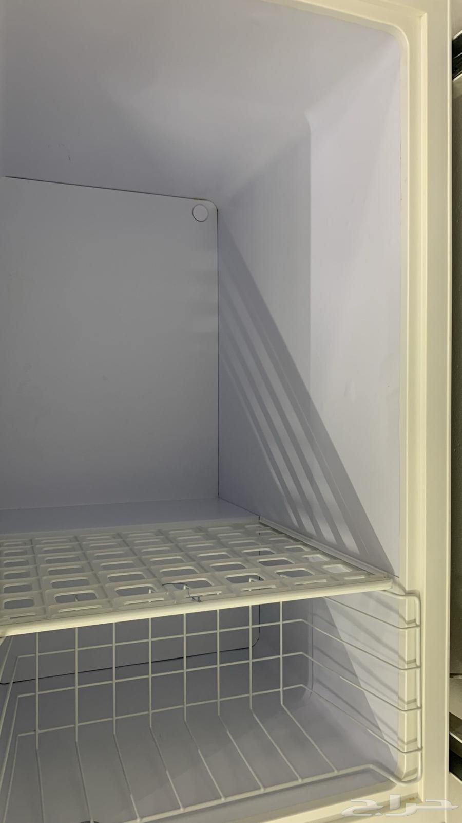 A clean refrigerator, less than two months old64375678620161114