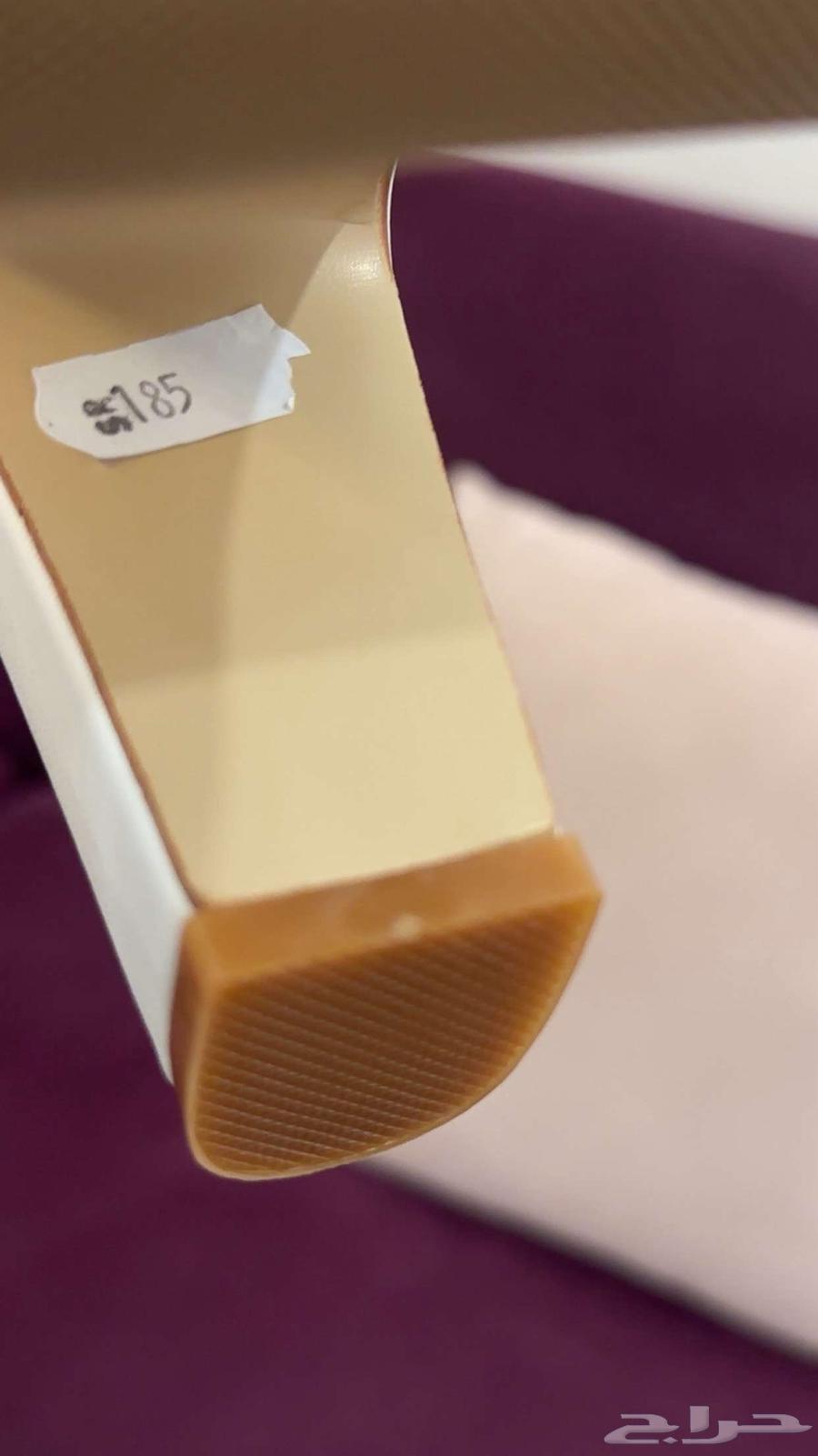 Brand new, never worn, bought it just two days ago. If you want it, contact me64362710244609110