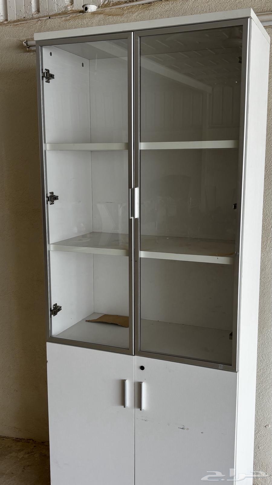 Almost new cupboard without defects64368149171713113