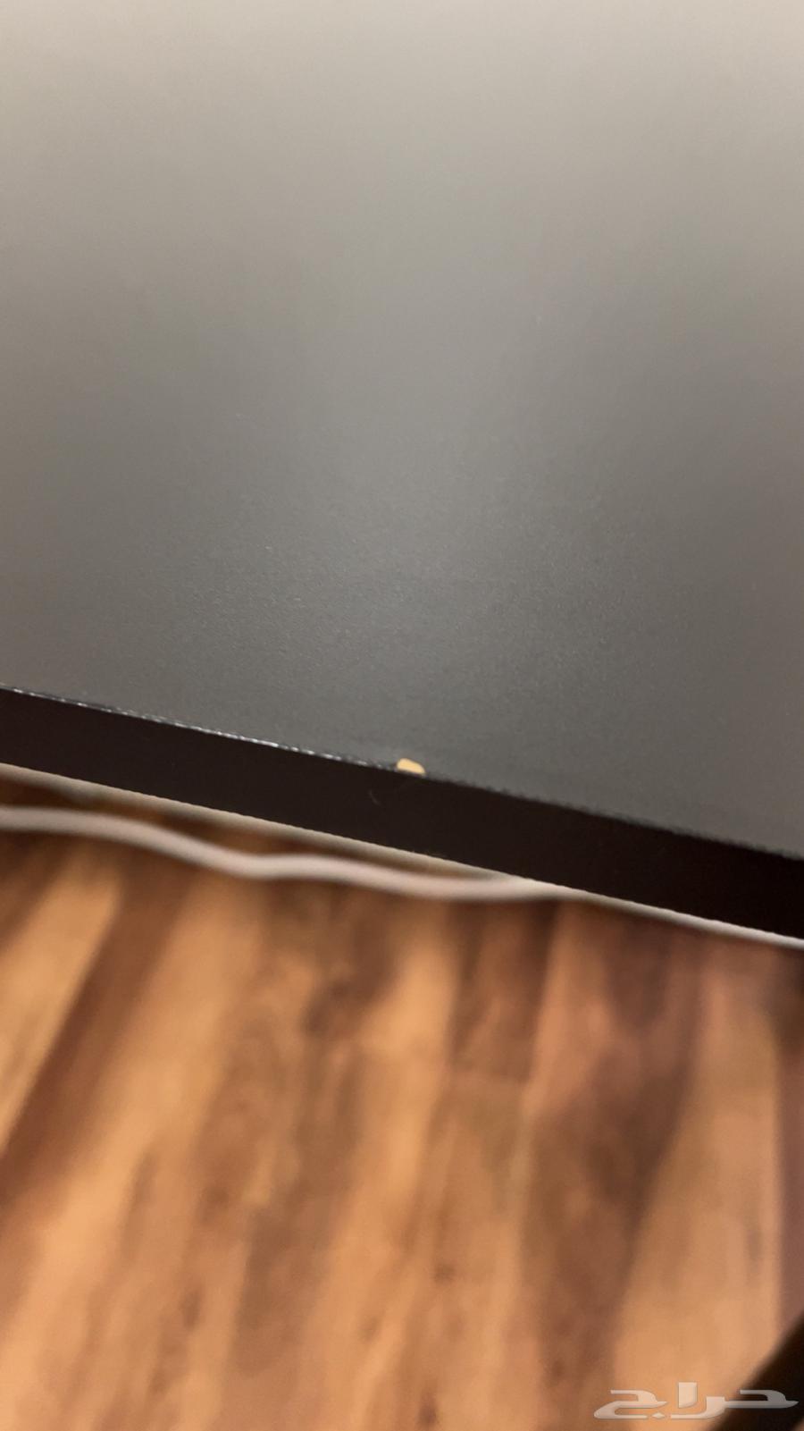 طاوله قامينق للبيع حرف k على السوم64370231286147111