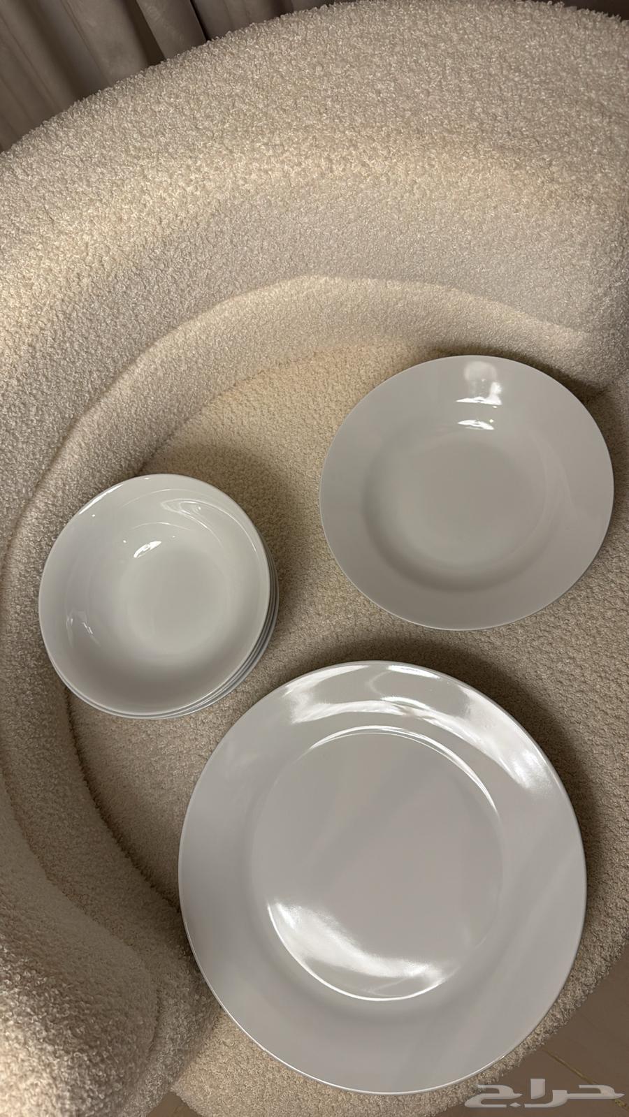 طقم مائدة فاخر من البورسلين   12 قطعة64372229456771114