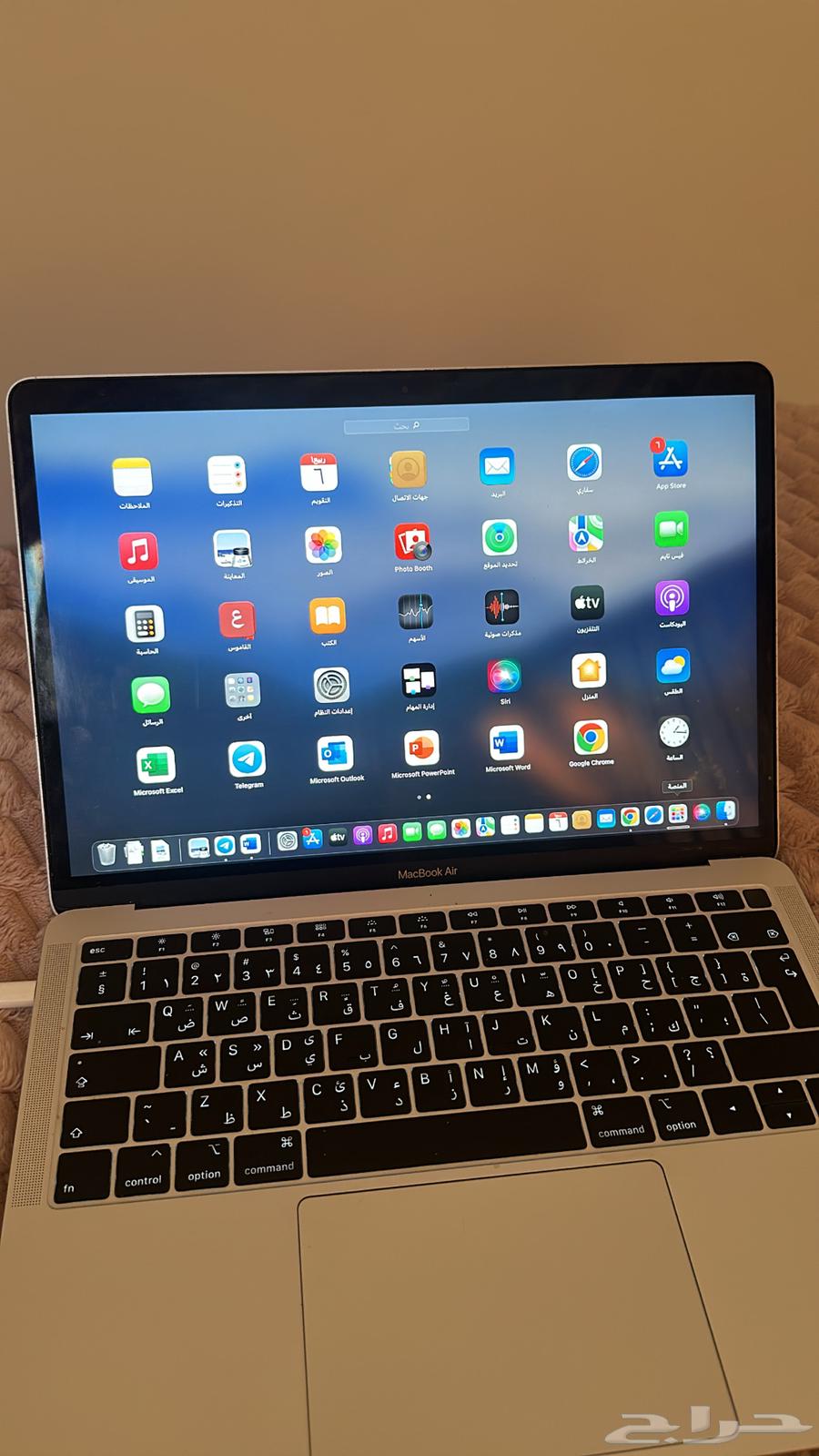 ماك بوك اير للبيع ..64367712489858110