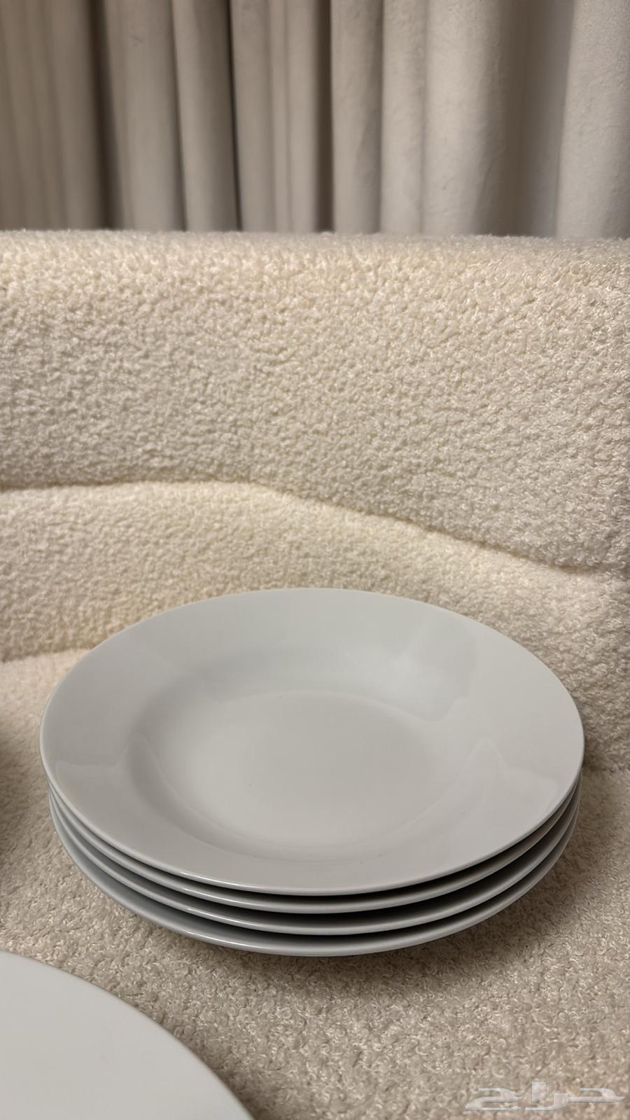 طقم مائدة فاخر من البورسلين   12 قطعة64372229456771112