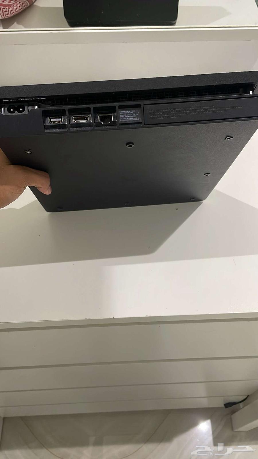 سوني 4 للبيع مع يدتين64377064060675112