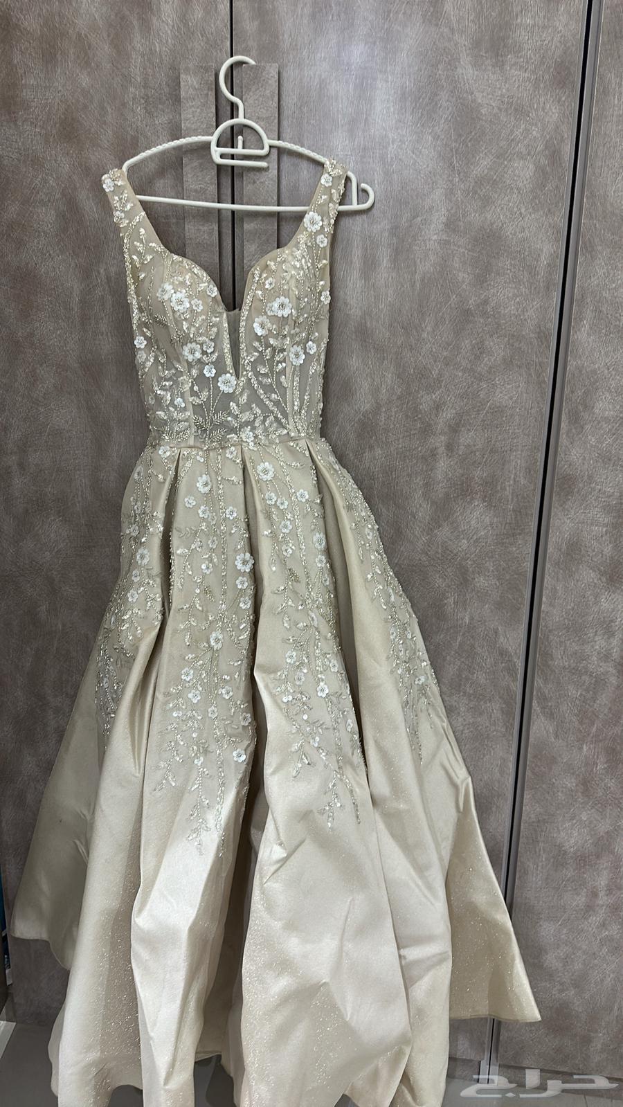 فستان للبيع ب 65064370813218689113