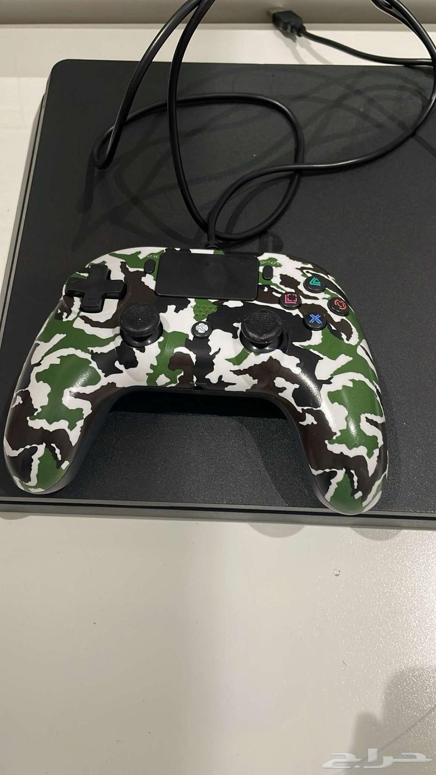 سوني 4 للبيع مع يدتين64377064060675110