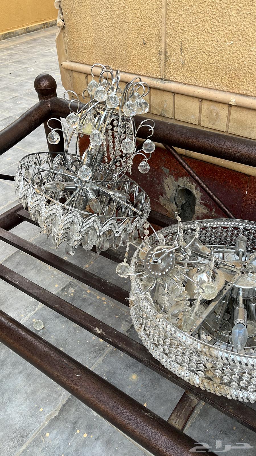 Urgent sale of chandeliers, side tables, mirrors, and Islamic reminder boards64366483039107112