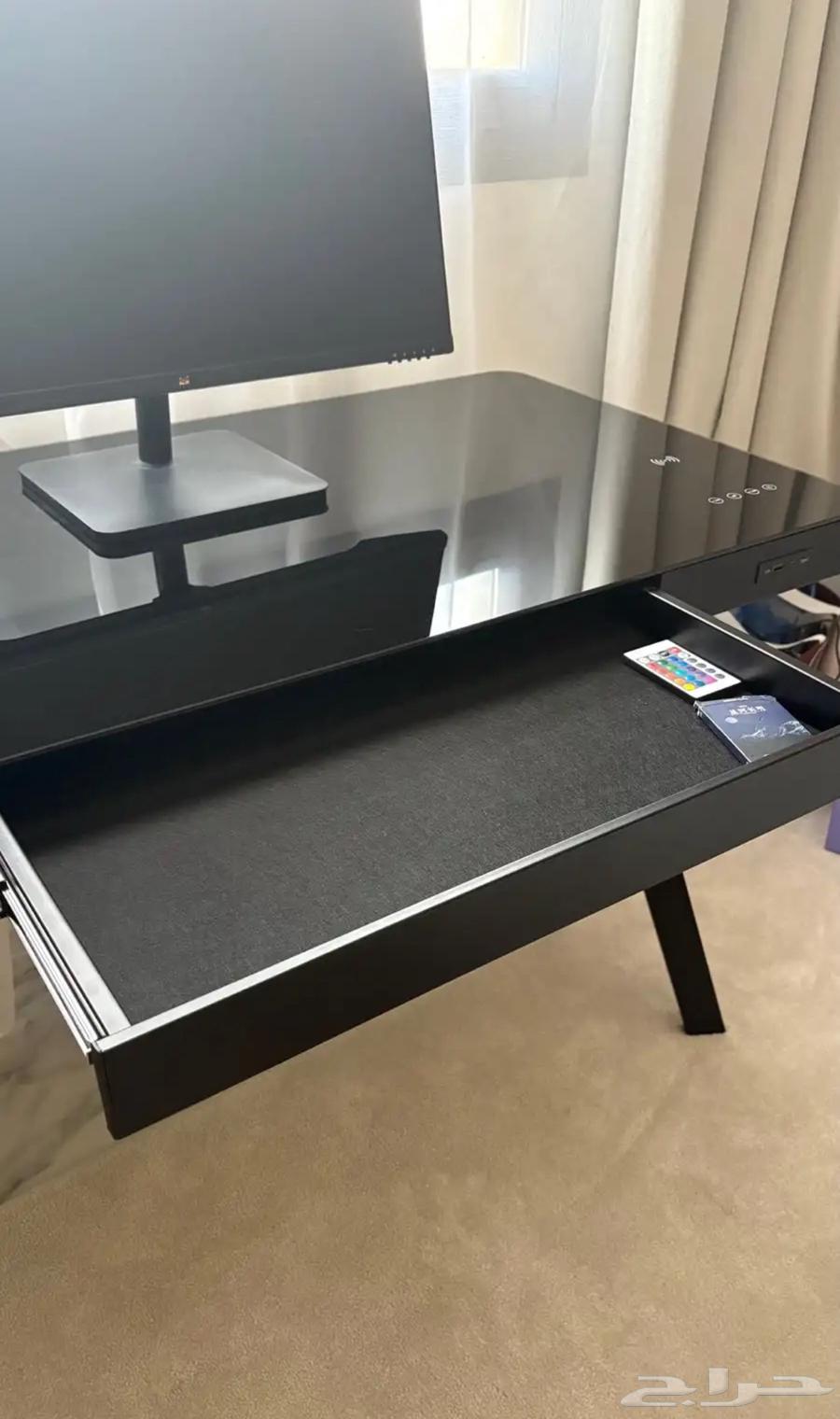 طاوله للبيع64374846845953111