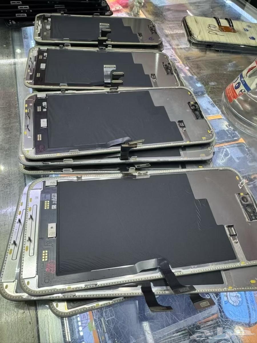 iPhone, iPad, and Apple Watch Screen Refurbishment64368266806531112
