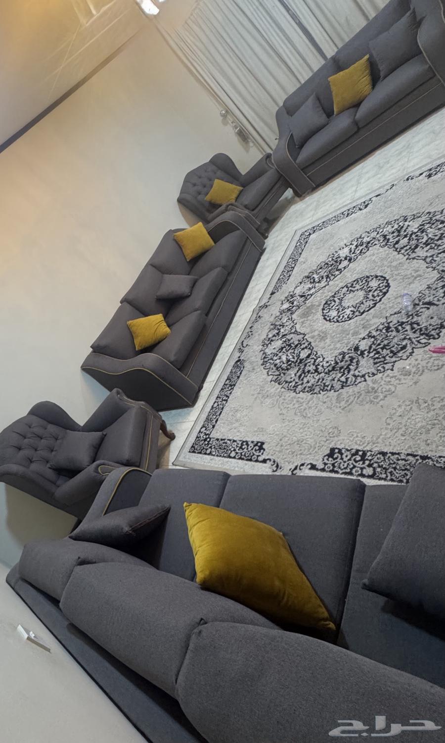 للبيع كنب نظيف وخشب ممتاز ولايوجد كسور64364802361857110