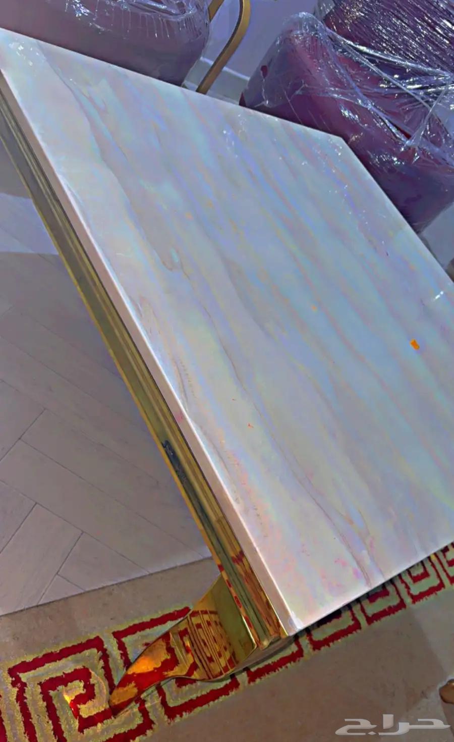 للبيع طاولة مع مدخل أنيق64364335902723111