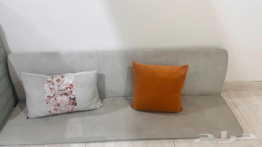 Two-bedroom room, 2 dressers, bedside table, 2 chairs, and I have a new floor seating set64367901776899113