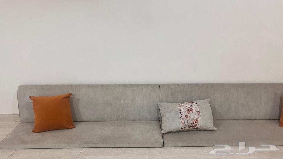 Two-bedroom room, 2 dressers, bedside table, 2 chairs, and I have a new floor seating set64367901776899114