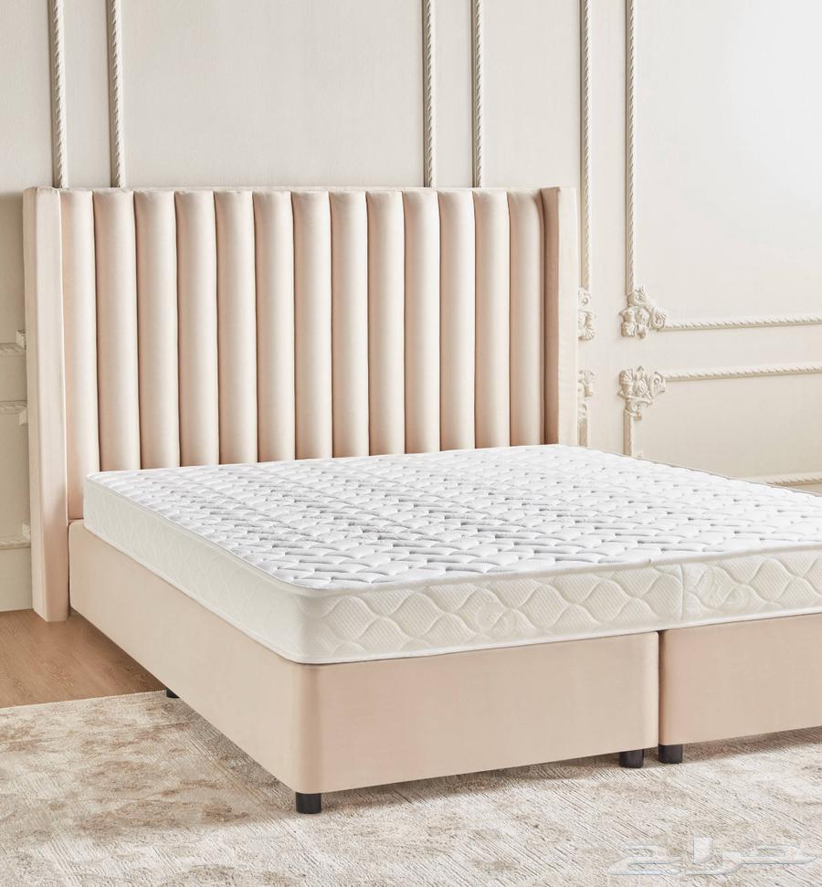 اثاث نوم شبه جديد للبيع64367202079747110