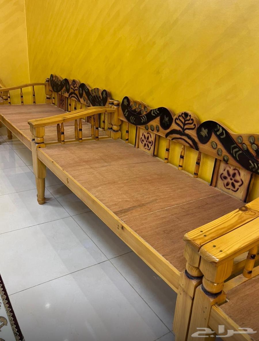 كراسي خشب جيزانيه عددها 7 شبه جديده64373551220865110