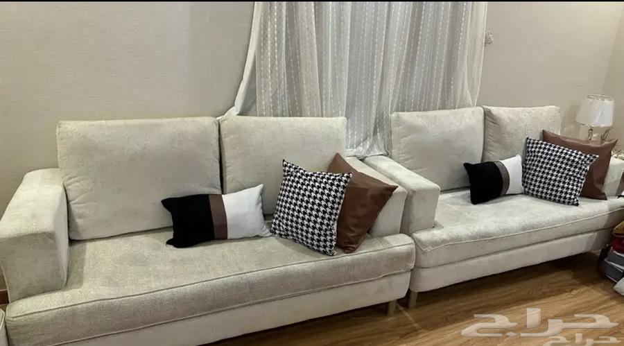 كنب مع ابجورات وطاوله و4طاولات خدمه ب 100064365276759553112