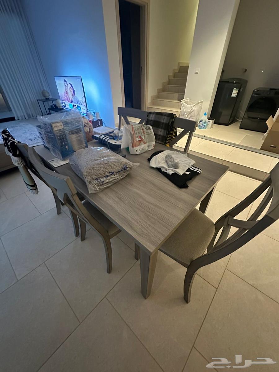 أريد بيع أريكة جديدة وكرسي طاولة جديد64370914880002110