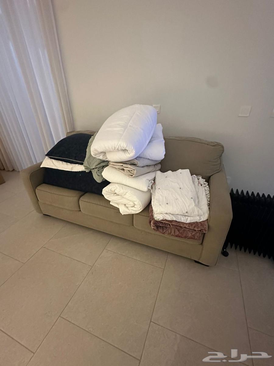 أريد بيع أريكة جديدة وكرسي طاولة جديد64370914880002113