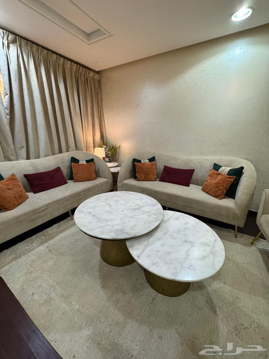 صاله للبيع مع ستارة والطاولات ودولاب تخزين جزين64368296314498114