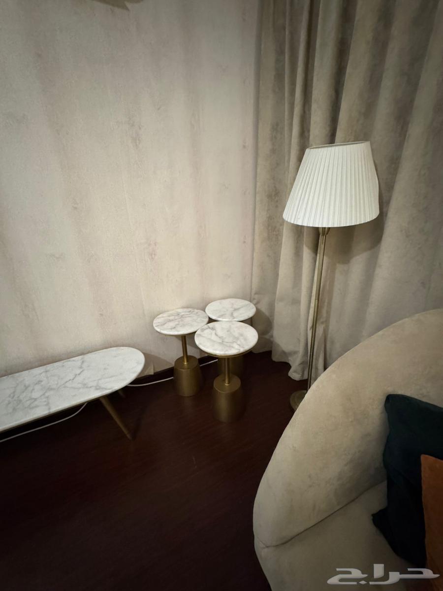 صاله للبيع مع ستارة والطاولات ودولاب تخزين جزين64368296314498110