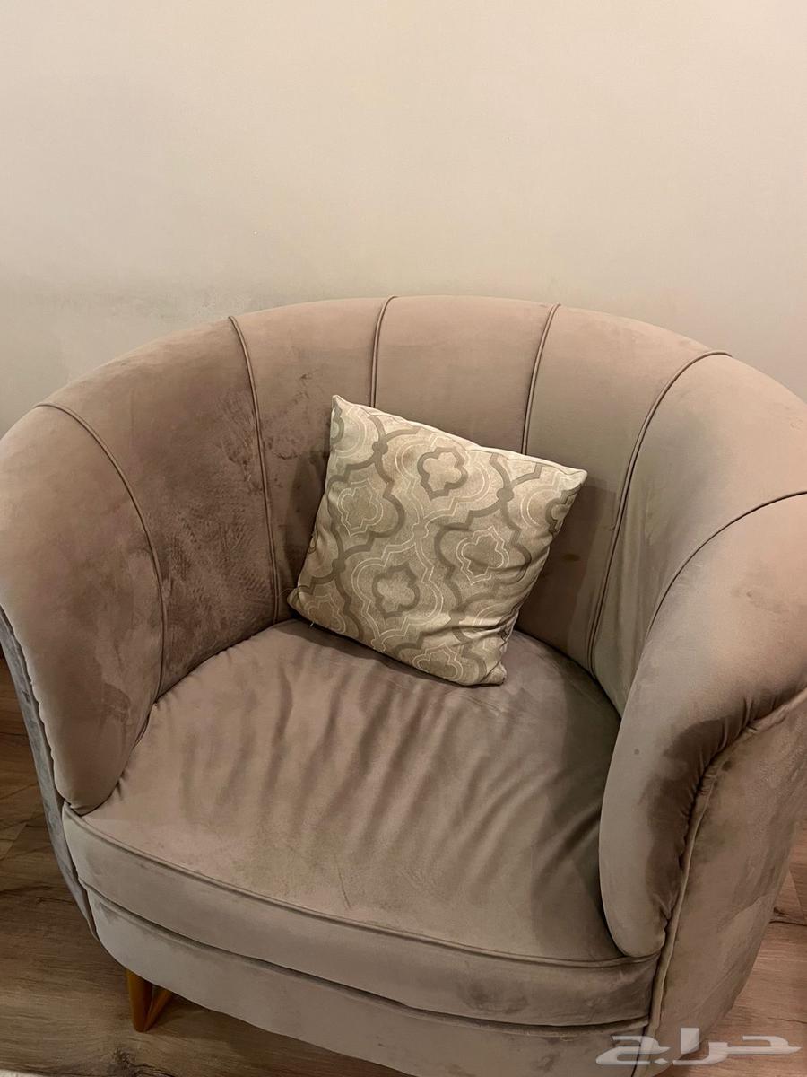 Sofa with tables64372579908994112