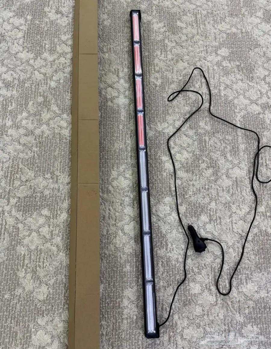 For sale, red and blue 6-slice badges and ruler64509602542211111