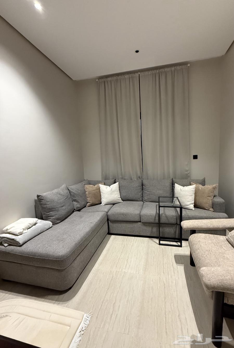 Gray sofa L64367158230017110